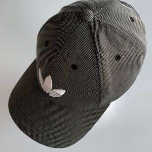 adidas Embroidered Trefoil Original Snapback Cap